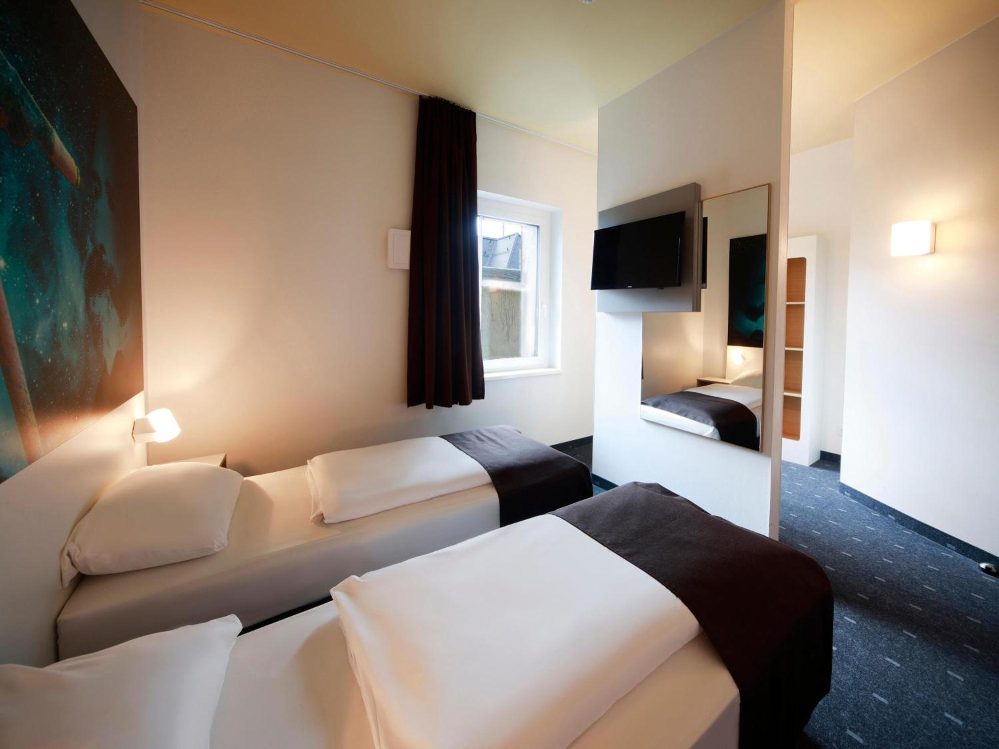 B&B Hotel Ена Экстерьер фото